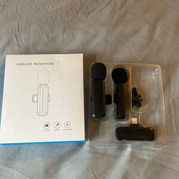 POSHMARK #POSHLIVE SHOW HOST CLIP ON MICROPHONE FOR IPHONE OR IPAD ARRIVES NEW